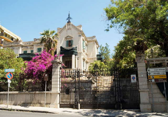Milazzo, Il Comune di Milazzo si fa bello in vista della stagione turistica con la sistemazione del verde e la riqualificazione di Villa Vaccarino e l’affidamento dello spazzamento manuale nelle aree periferiche