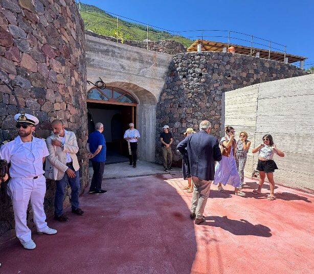 Salina, inaugurata la nuova cantina Caravaglio