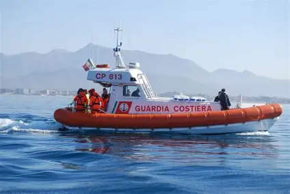 Salina, Soccorsa dalla Guardia Costiera di Lipari una persona a bordo di un catamarano