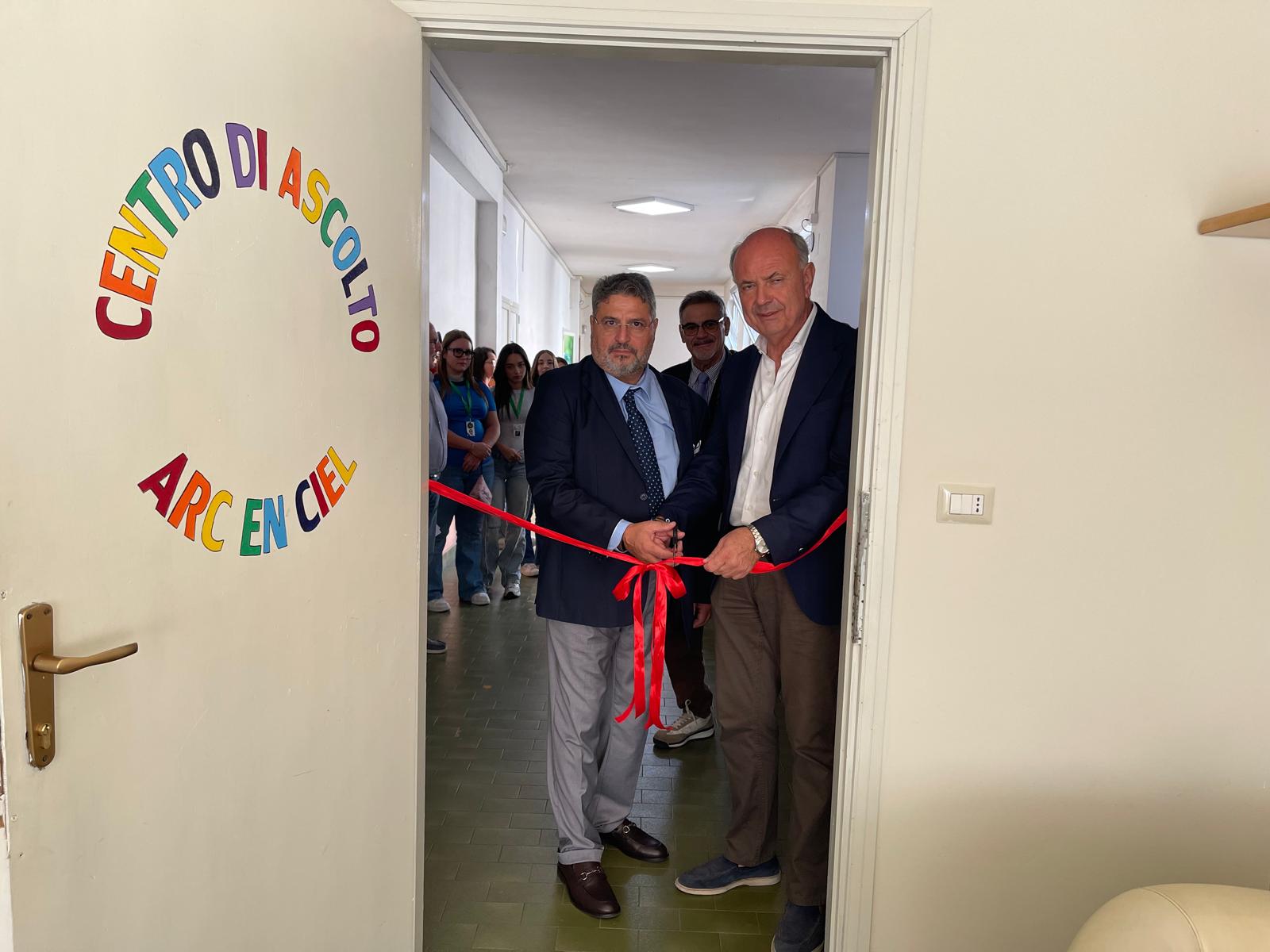 Milazzo, Al “Majorana” inaugurato lo sportello di ascolto psicologico Firmato il patto di comunità con il Comune di Milazzo