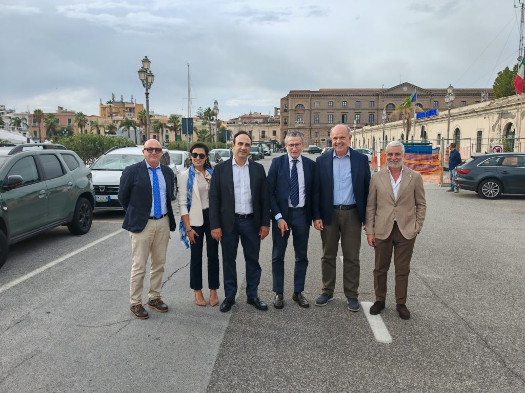 Porto di Milazzo, confronto tra Midili e Rizzo
